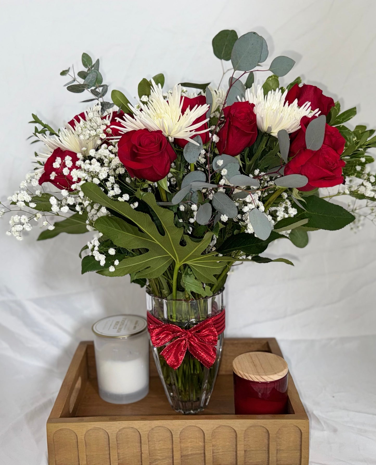 Arreglo Clásico de Rosas Rojas En Jarron