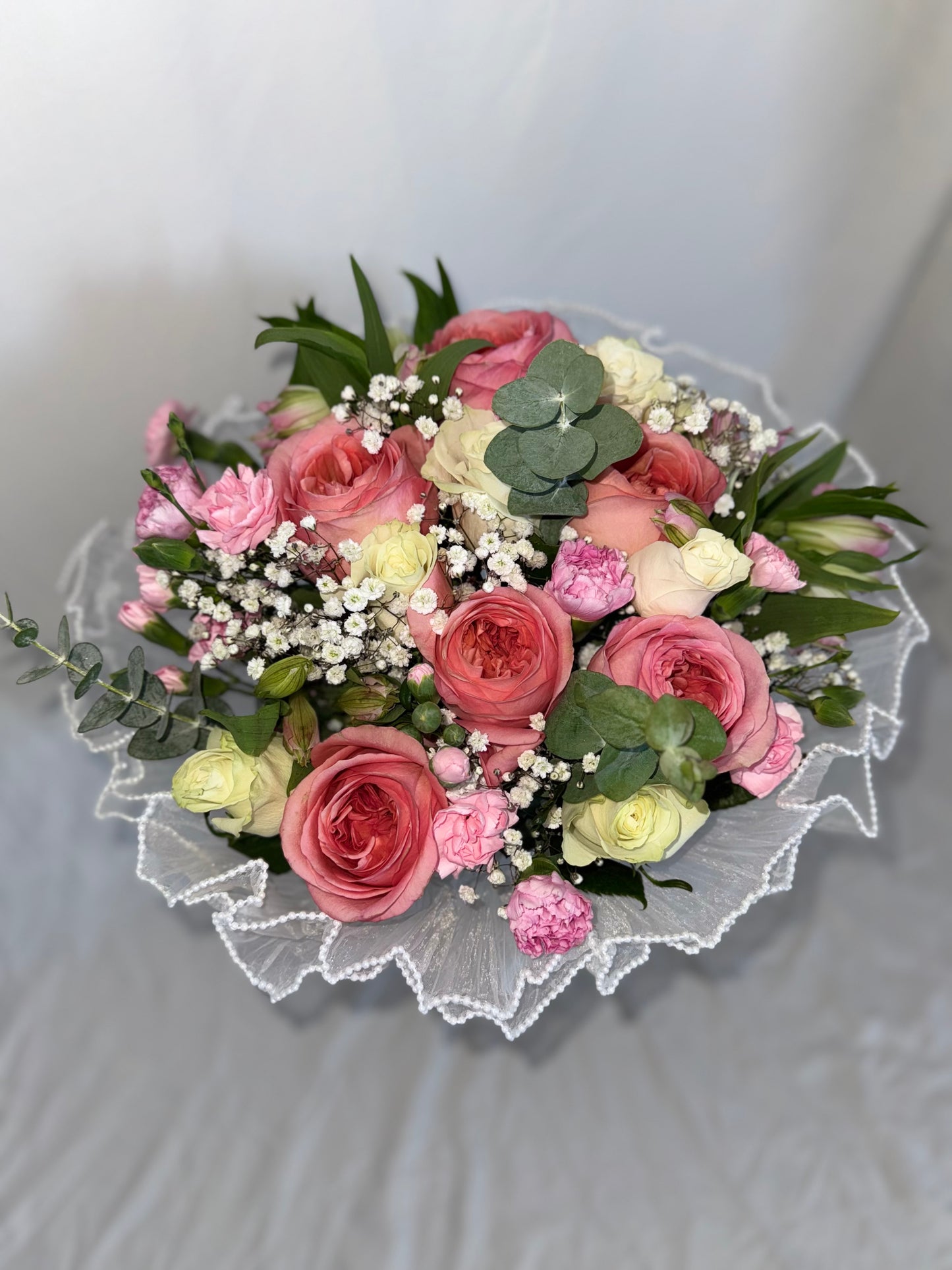 Ramo de Malla Rosas Rosas y Blancas